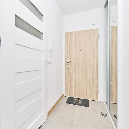 Apartment Wichrowa With Free Garage Wroclaw By Noclegi Renters Εξωτερικό φωτογραφία