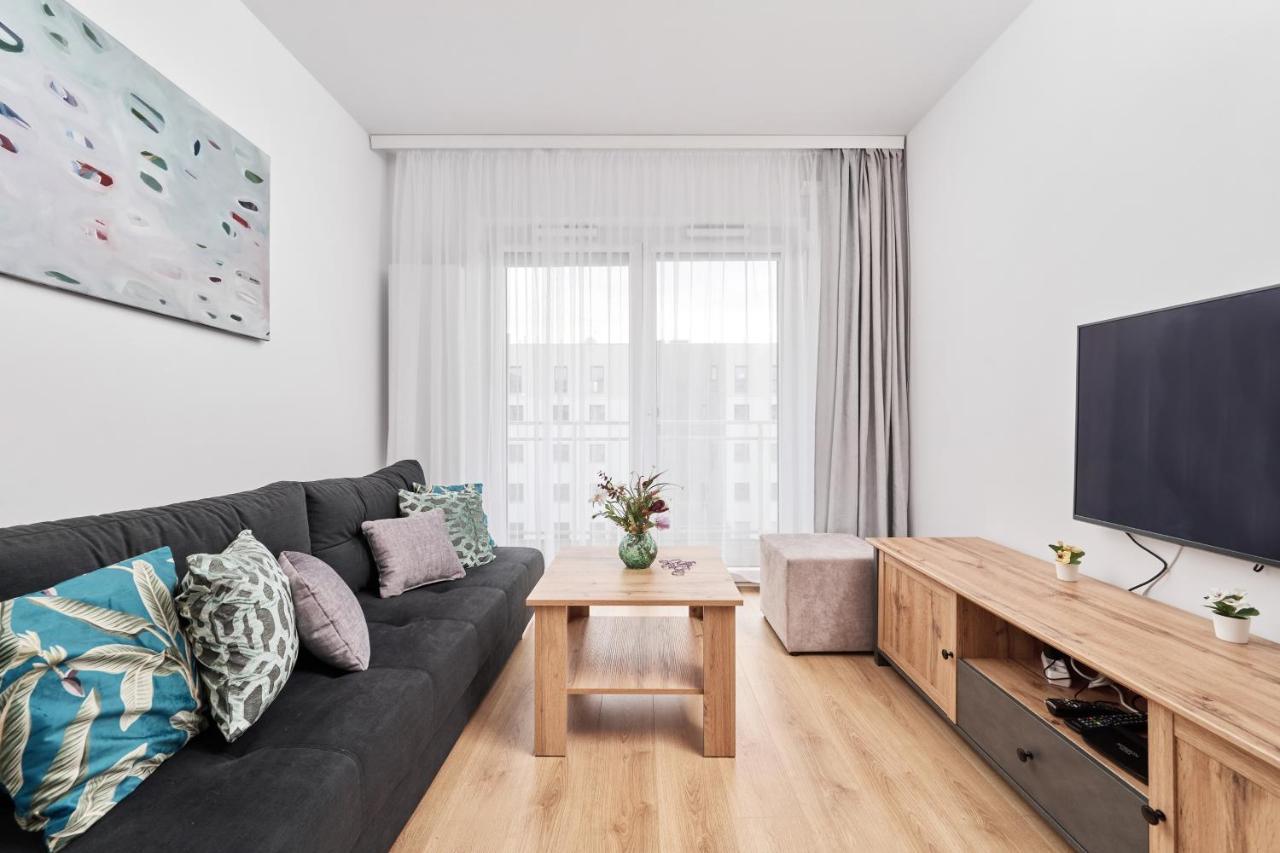 Apartment Wichrowa With Free Garage Wroclaw By Noclegi Renters Εξωτερικό φωτογραφία