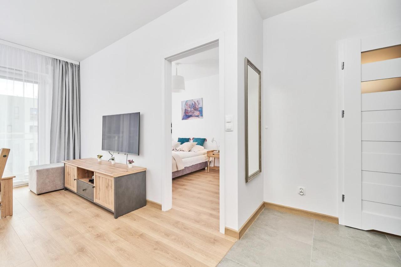 Apartment Wichrowa With Free Garage Wroclaw By Noclegi Renters Εξωτερικό φωτογραφία