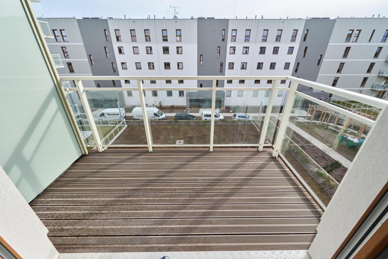 Apartment Wichrowa With Free Garage Wroclaw By Noclegi Renters Εξωτερικό φωτογραφία