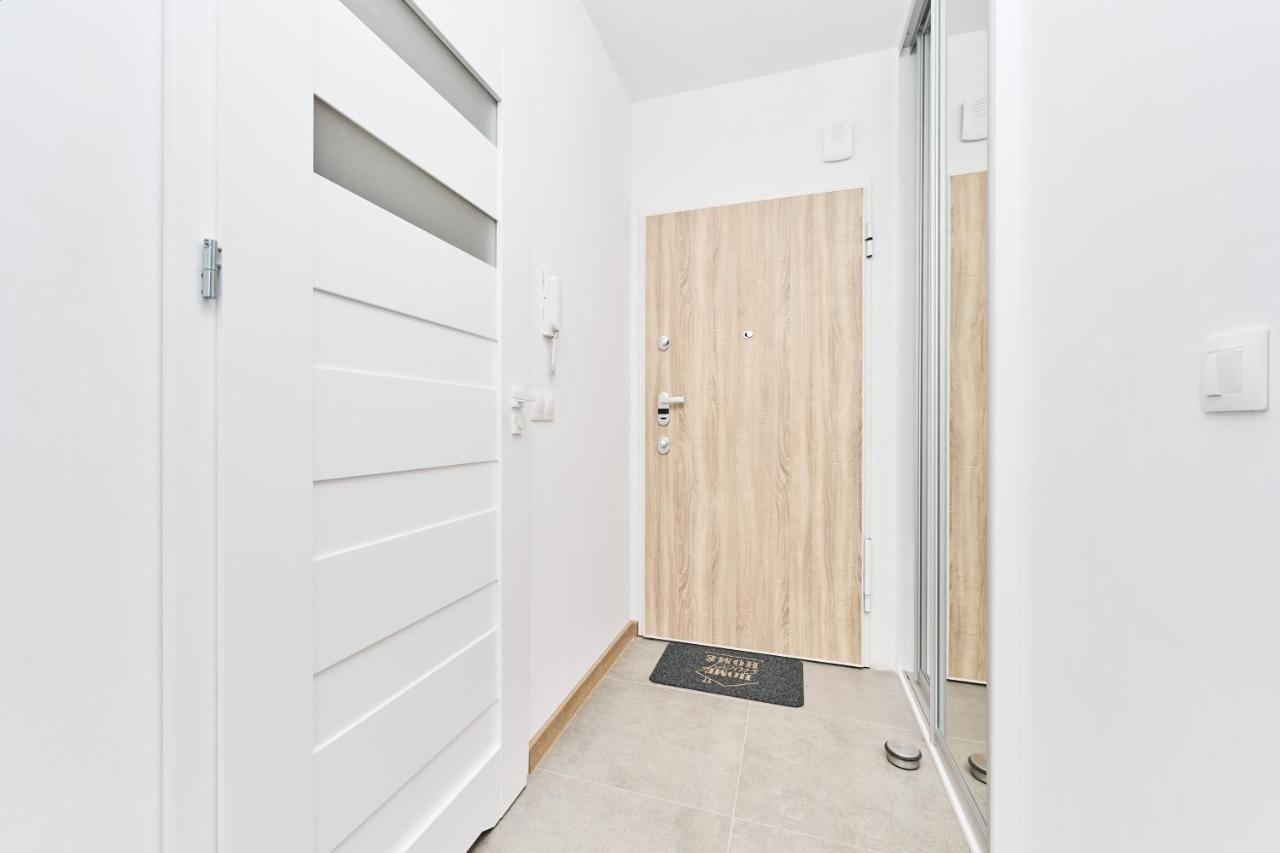 Apartment Wichrowa With Free Garage Wroclaw By Noclegi Renters Εξωτερικό φωτογραφία