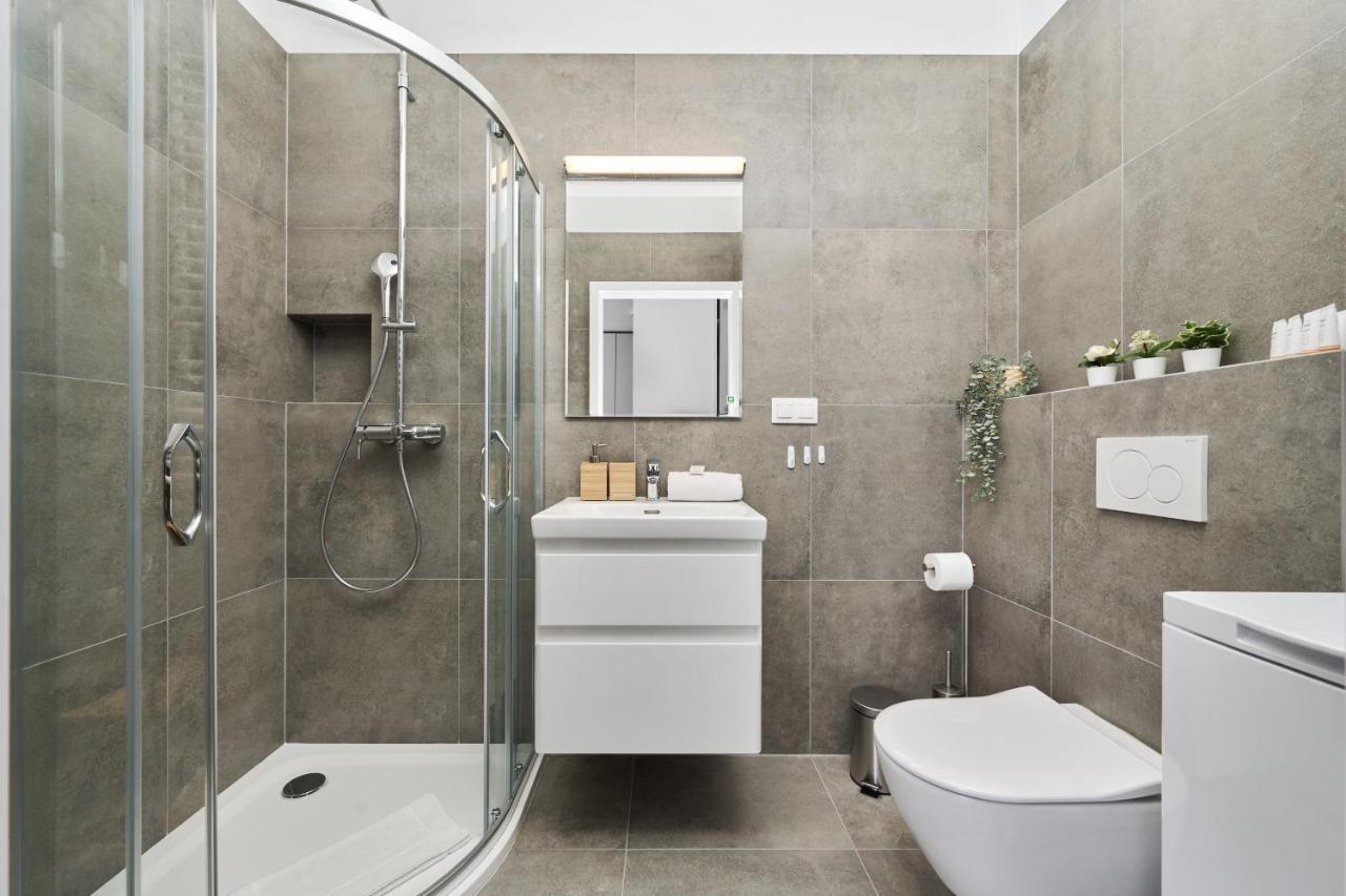 Apartment Wichrowa With Free Garage Wroclaw By Noclegi Renters Εξωτερικό φωτογραφία